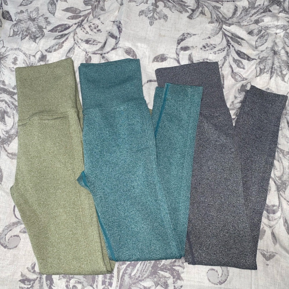 High waisted workout leggings with scrunch